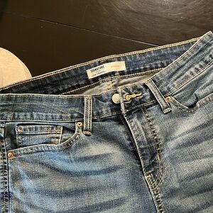 Levi signature boyfriend jeans size 6 W28